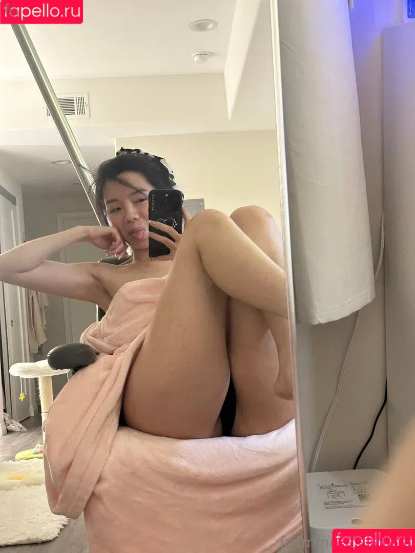 jasminemilktea / xchrissah Onlyfans Photo Gallery 