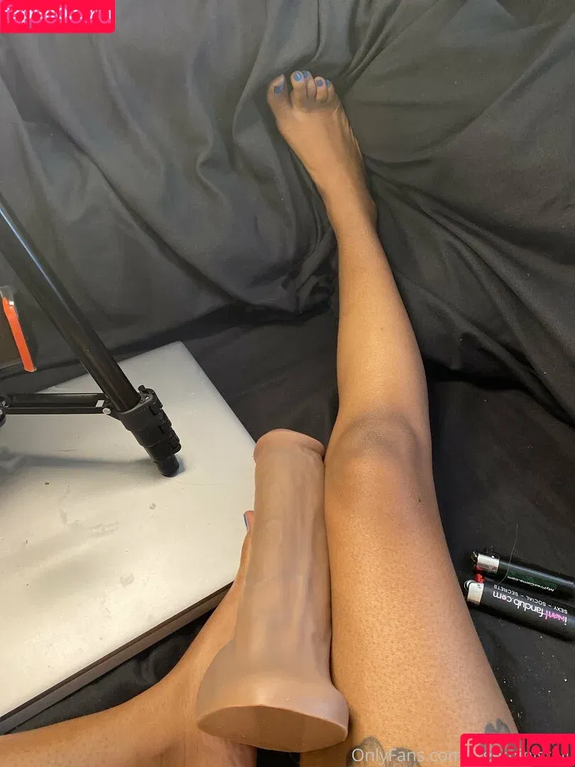 freeministalli / freetheeministalli Onlyfans Photo Gallery 