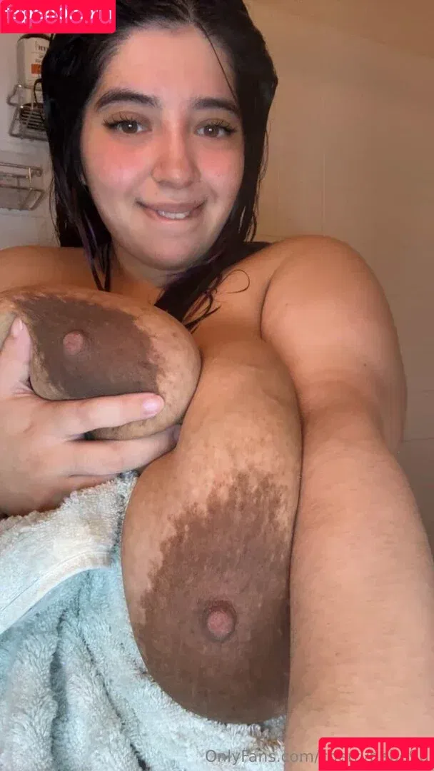 Christina / cherrybabe96 / christina.bertevello / quickiesmalls Onlyfans Photo Gallery 