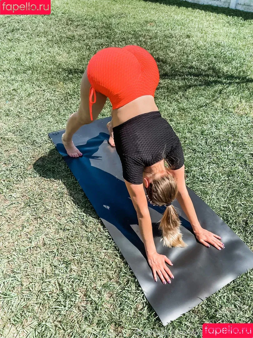 Elizabeth Castravet / elizabethcastravet Onlyfans Photo Gallery 