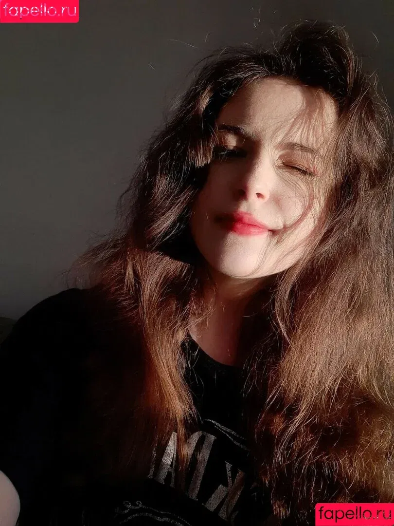 Mona Maria / monamariaa Onlyfans Photo Gallery 