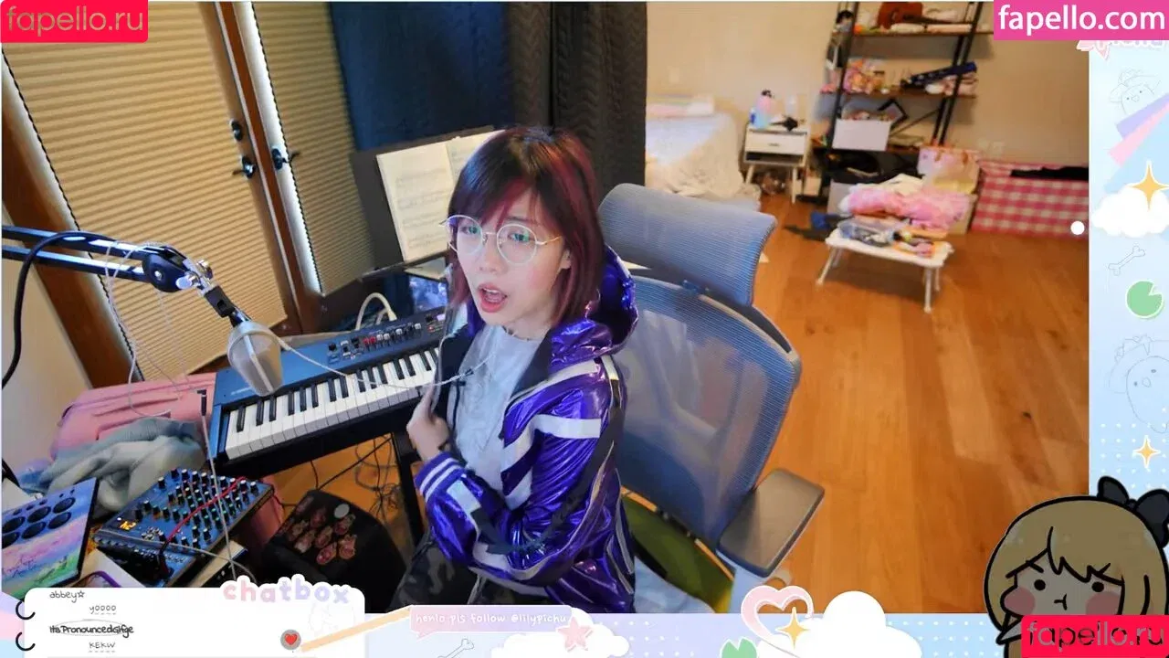 LilyPichu / onlysaber Onlyfans Photo Gallery 