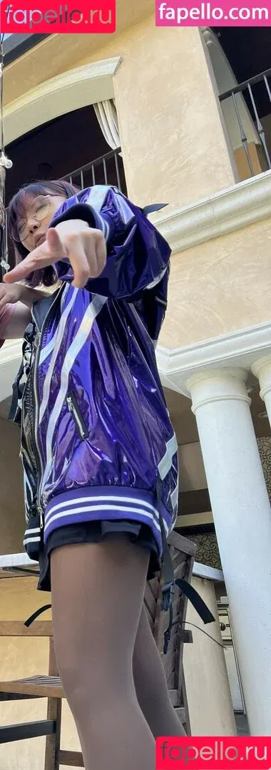 LilyPichu / onlysaber Onlyfans Photo Gallery 