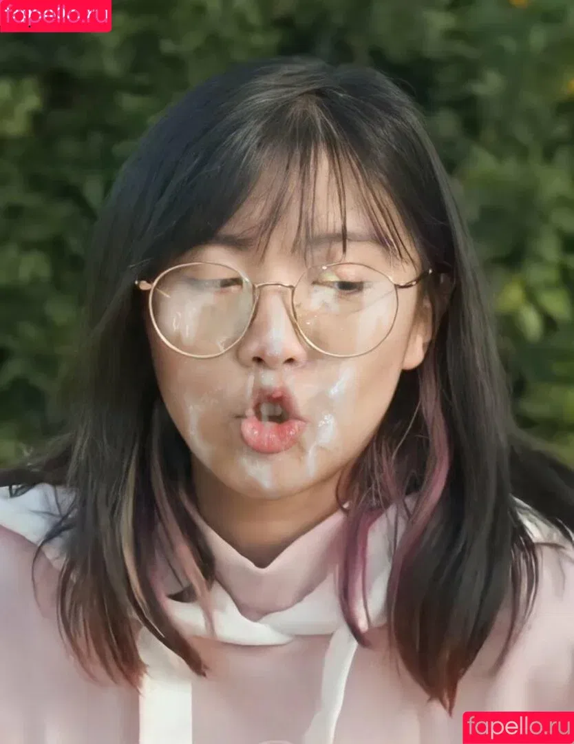 LilyPichu / onlysaber Onlyfans Photo Gallery 