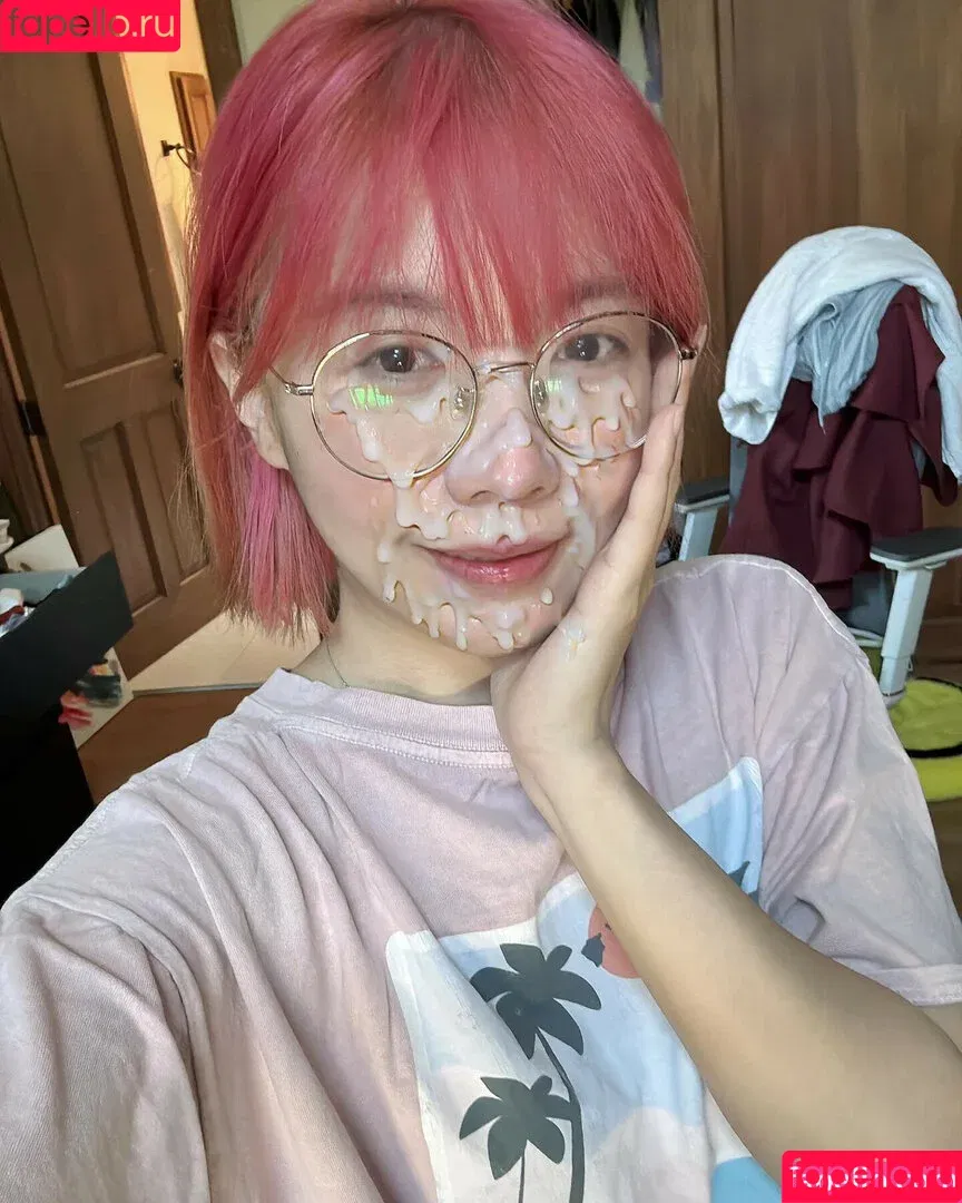 LilyPichu / onlysaber Onlyfans Photo Gallery 