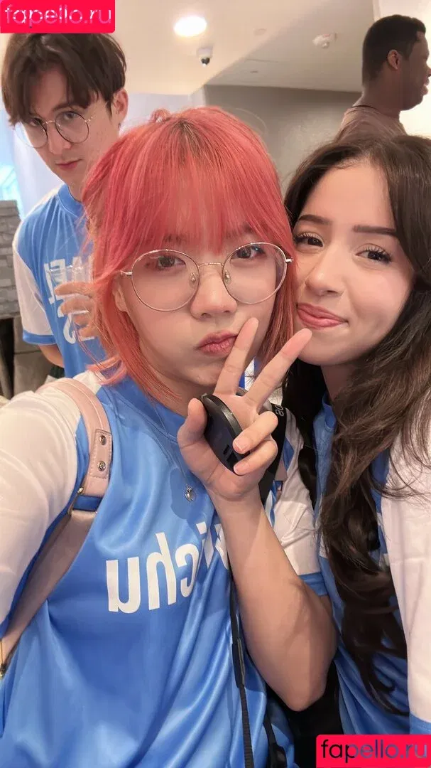 LilyPichu / onlysaber Onlyfans Photo Gallery 