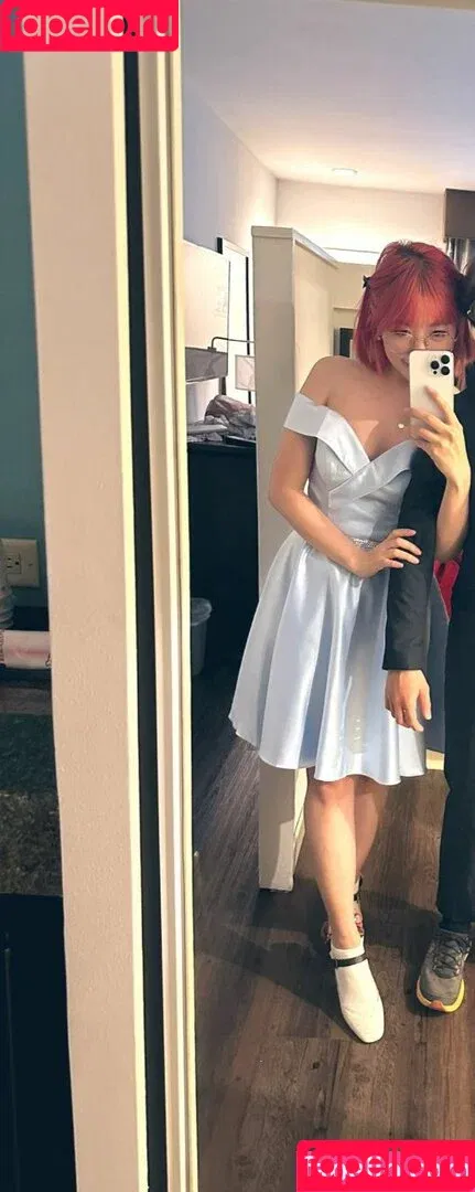 LilyPichu / onlysaber Onlyfans Photo Gallery 