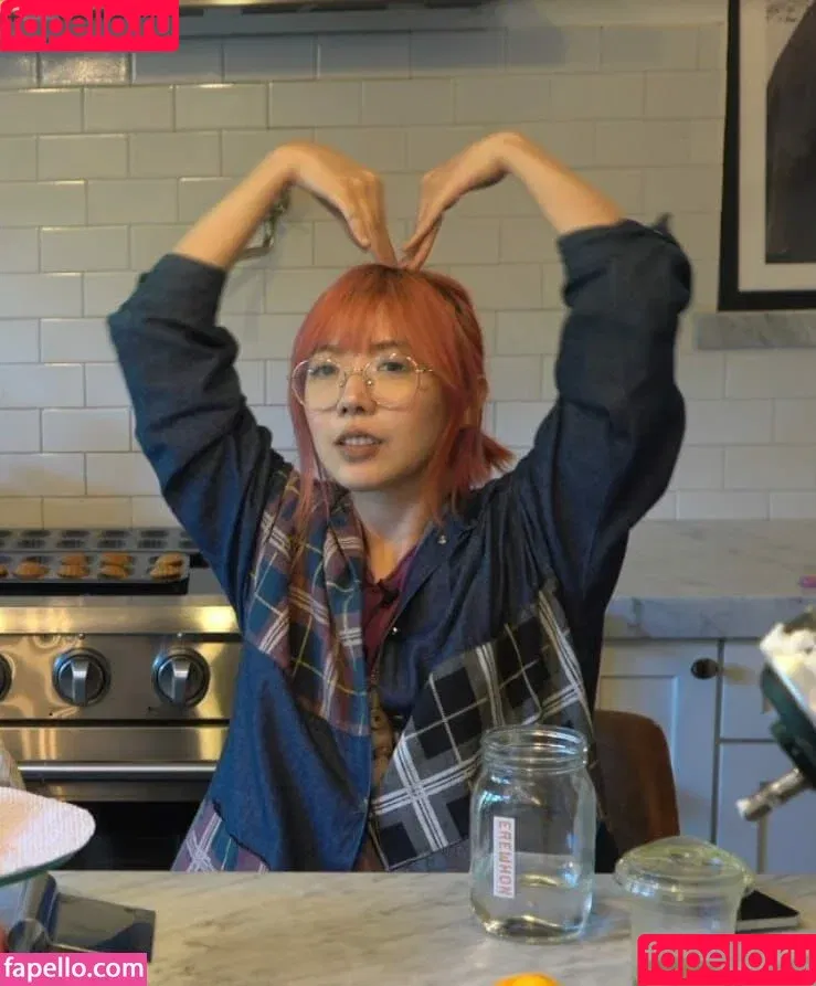 LilyPichu / onlysaber Onlyfans Photo Gallery 