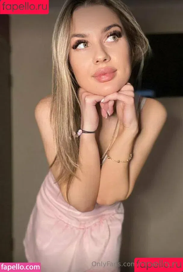 hanabi__t / hanabi_tyan / yenneefer Onlyfans Photo Gallery 