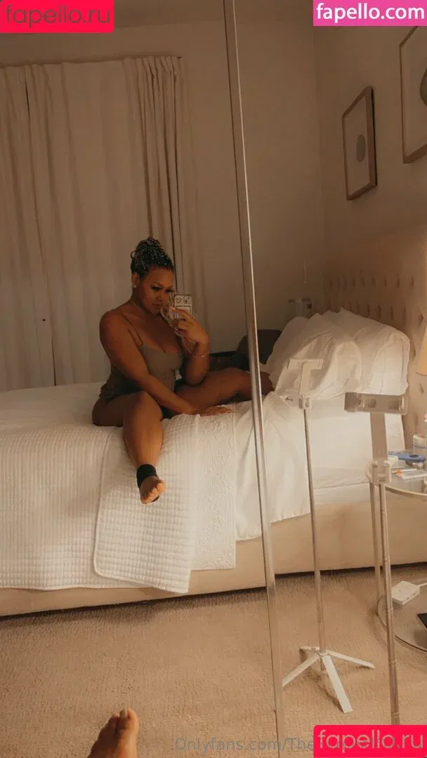 thesymbolofkim Onlyfans Photo Gallery 