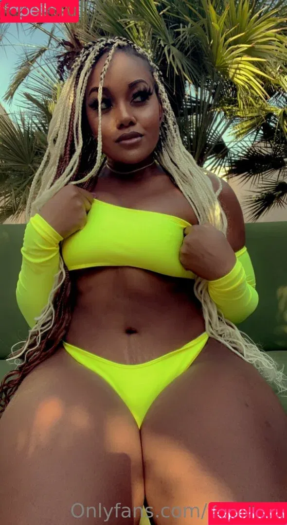 thesymbolofkim Onlyfans Photo Gallery 