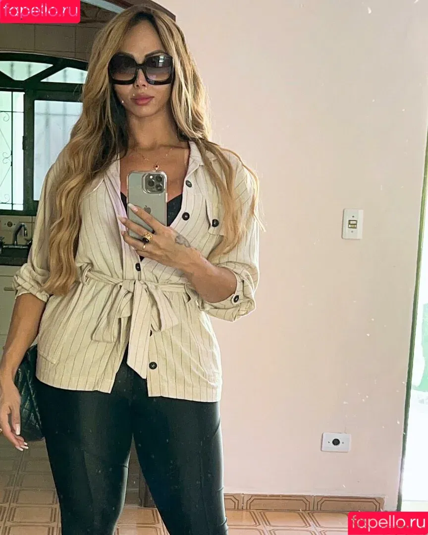 Agatha Ferraz / agathaferraz11 / agathaferraz2official / agathaferrazgyn Onlyfans Photo Gallery 