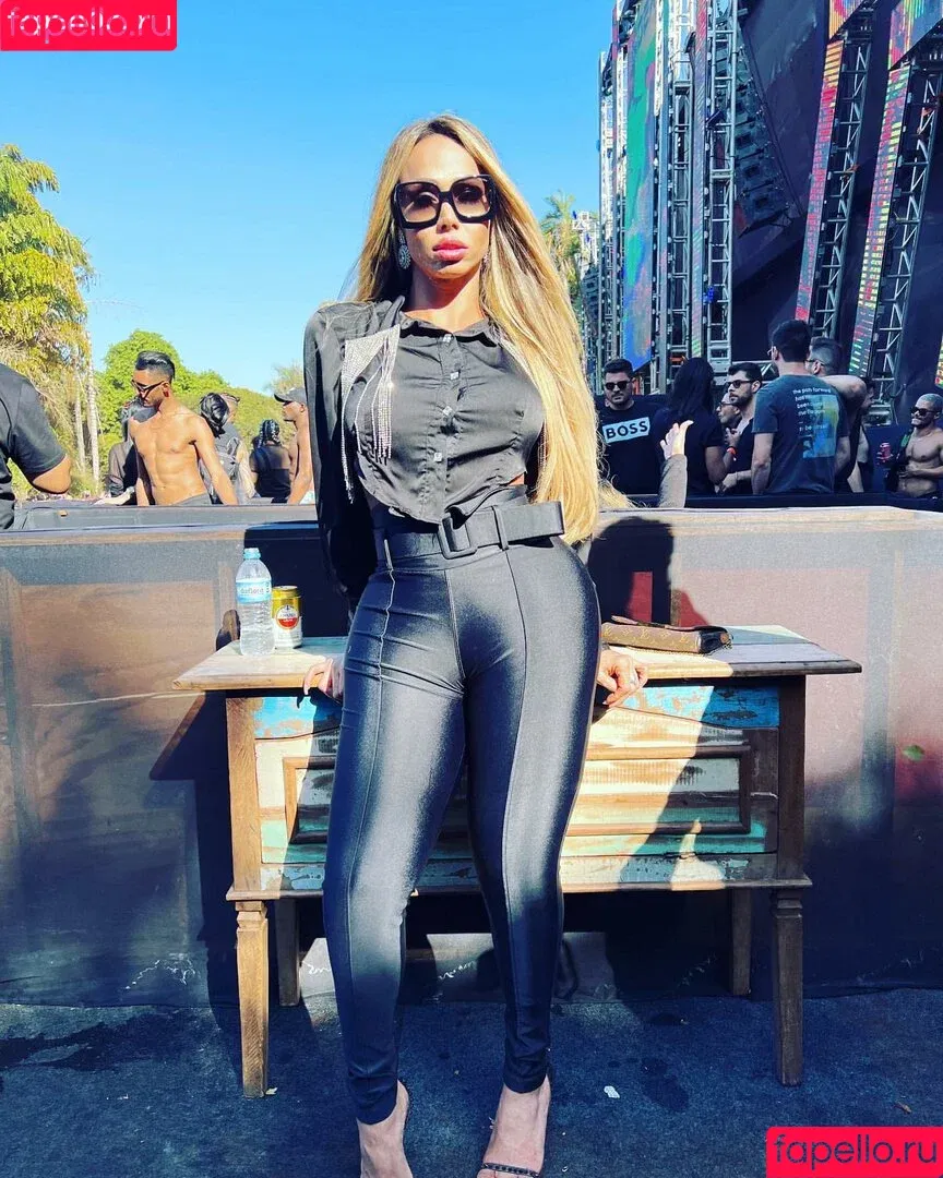 Agatha Ferraz / agathaferraz11 / agathaferraz2official / agathaferrazgyn Onlyfans Photo Gallery 