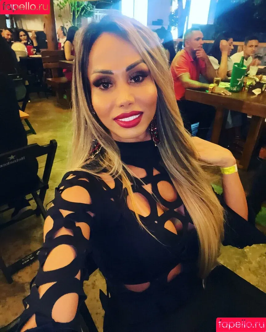Agatha Ferraz / agathaferraz11 / agathaferraz2official / agathaferrazgyn Onlyfans Photo Gallery 