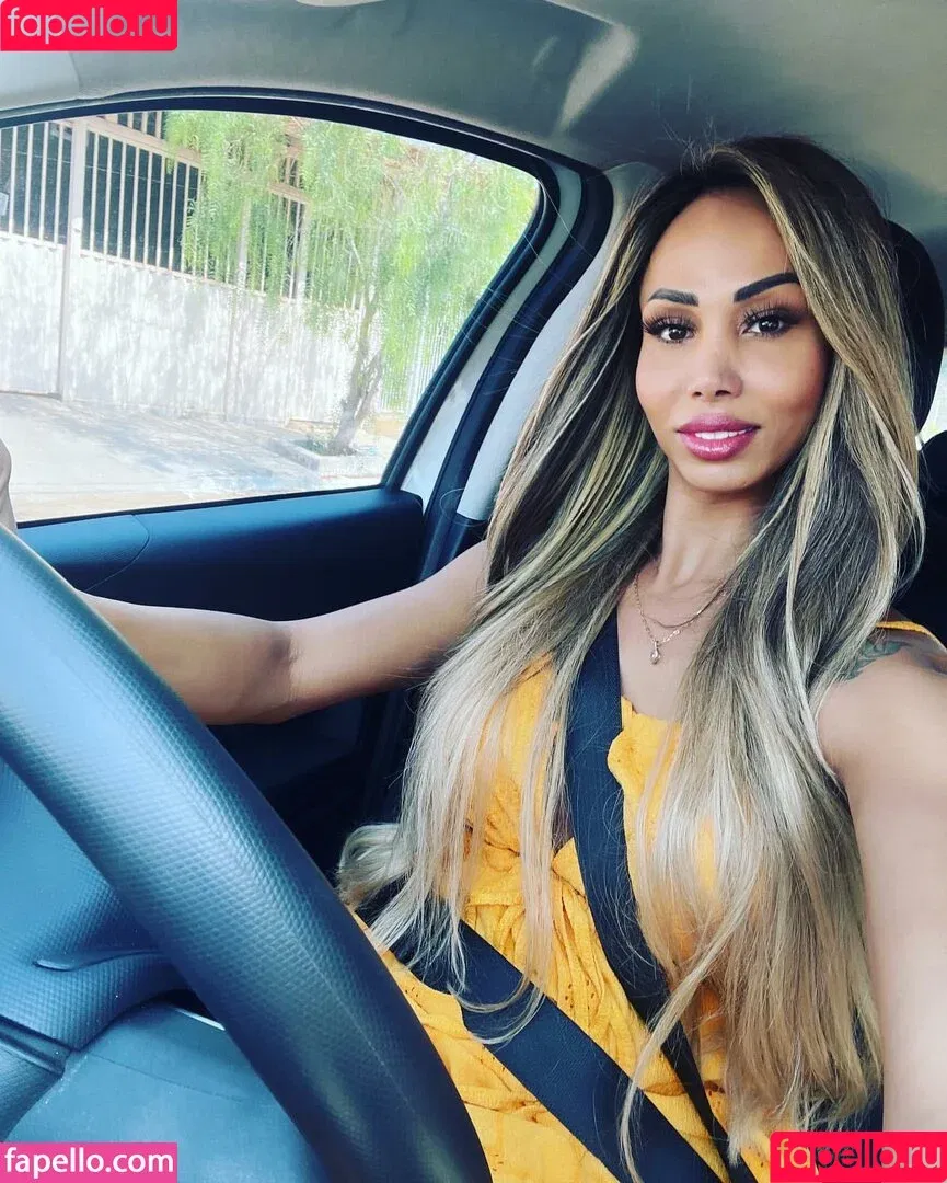 Agatha Ferraz / agathaferraz11 / agathaferraz2official / agathaferrazgyn Onlyfans Photo Gallery 