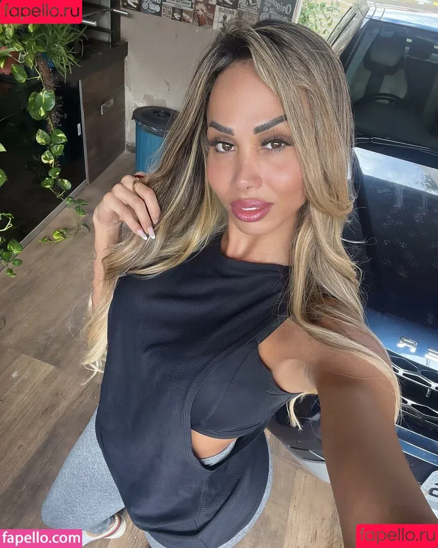 Agatha Ferraz / agathaferraz11 / agathaferraz2official / agathaferrazgyn Onlyfans Photo Gallery 