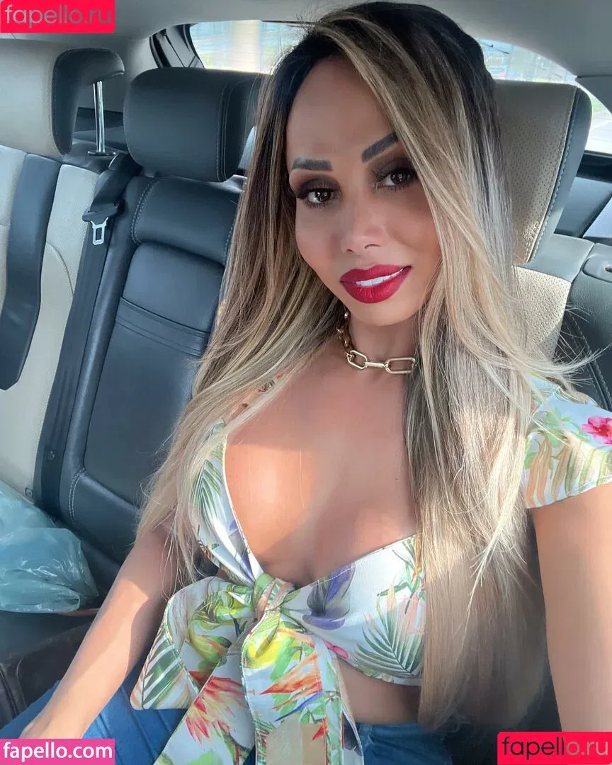 Agatha Ferraz / agathaferraz11 / agathaferraz2official / agathaferrazgyn Onlyfans Photo Gallery 