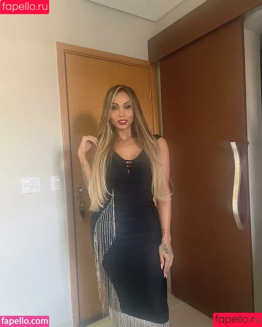 Agatha Ferraz / agathaferraz11 / agathaferraz2official / agathaferrazgyn Onlyfans Photo Gallery 