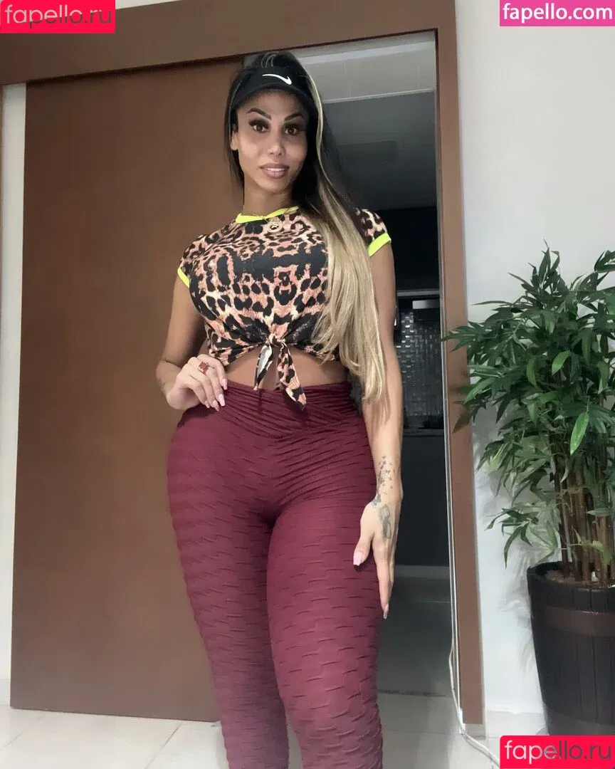 Agatha Ferraz / agathaferraz11 / agathaferraz2official / agathaferrazgyn Onlyfans Photo Gallery 