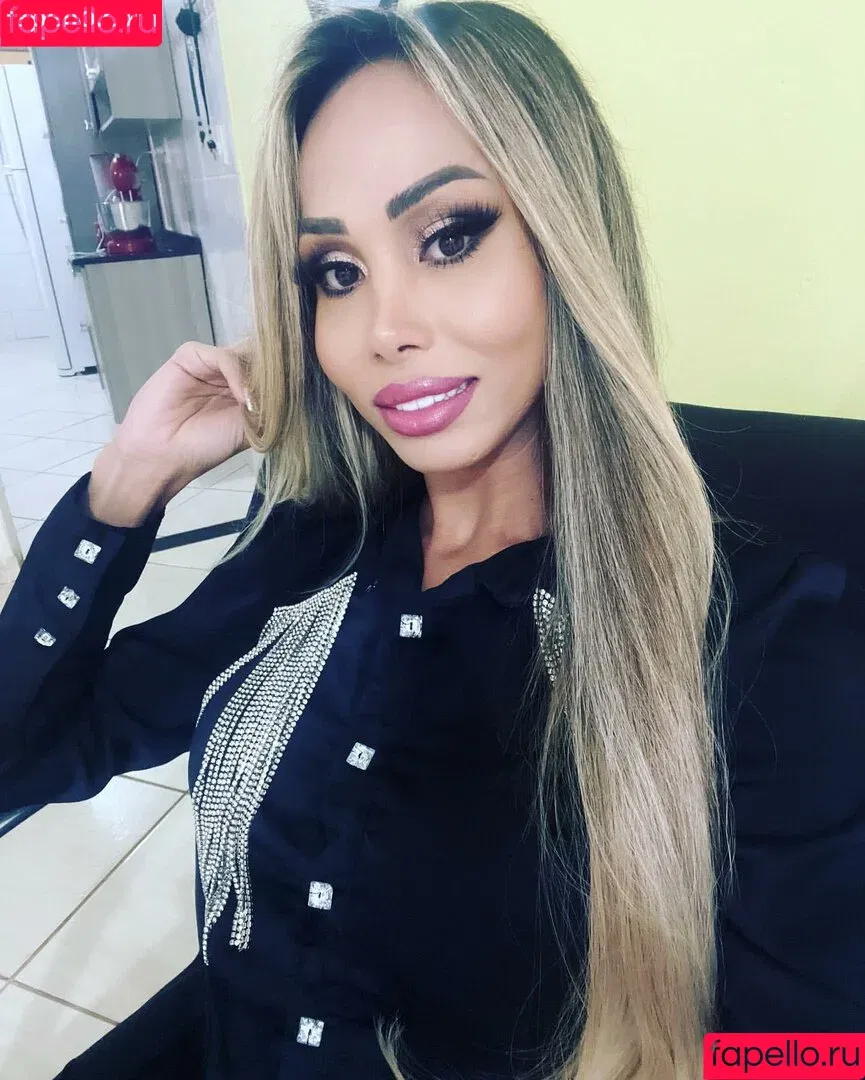 Agatha Ferraz / agathaferraz11 / agathaferraz2official / agathaferrazgyn Onlyfans Photo Gallery 