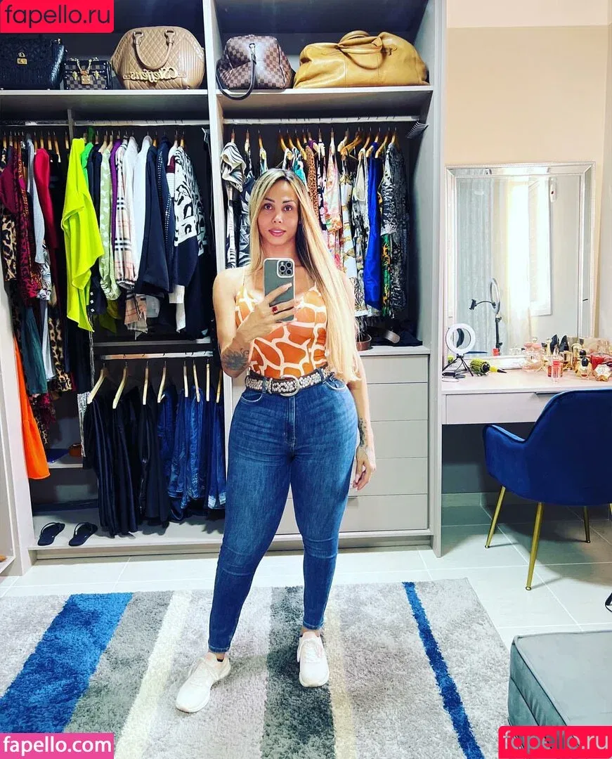 Agatha Ferraz / agathaferraz11 / agathaferraz2official / agathaferrazgyn Onlyfans Photo Gallery 