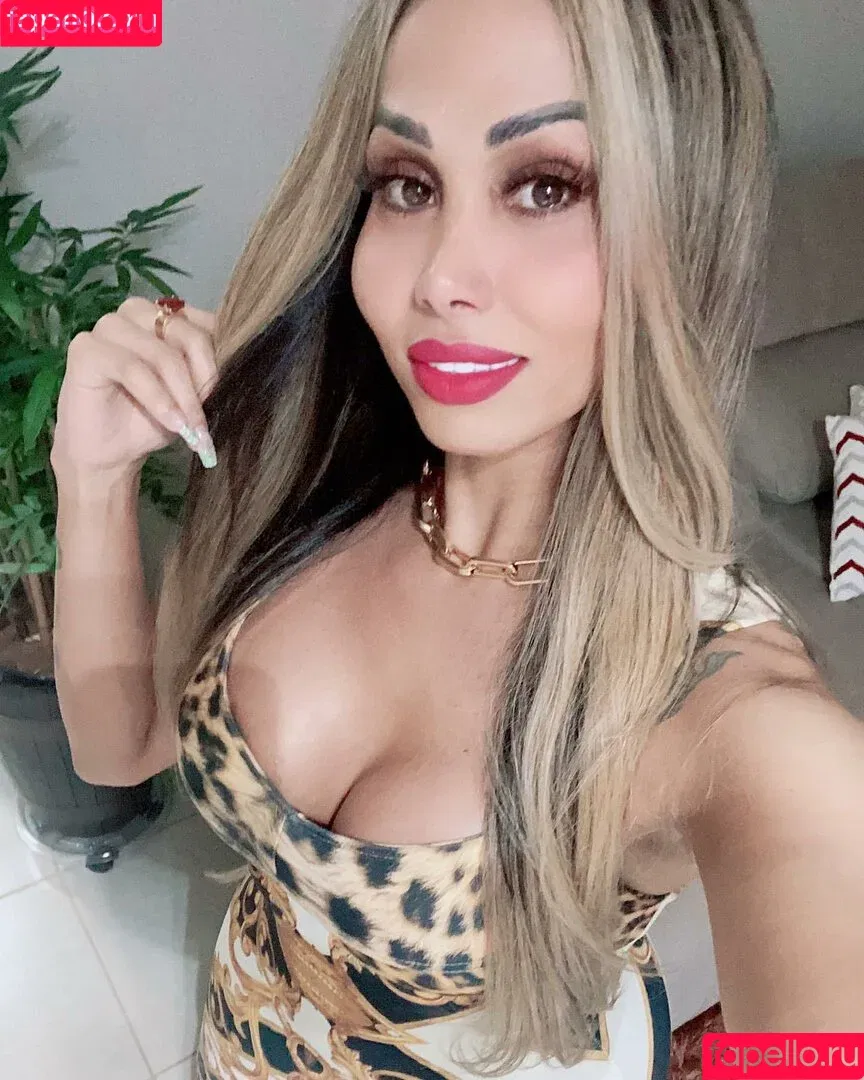 Agatha Ferraz / agathaferraz11 / agathaferraz2official / agathaferrazgyn Onlyfans Photo Gallery 