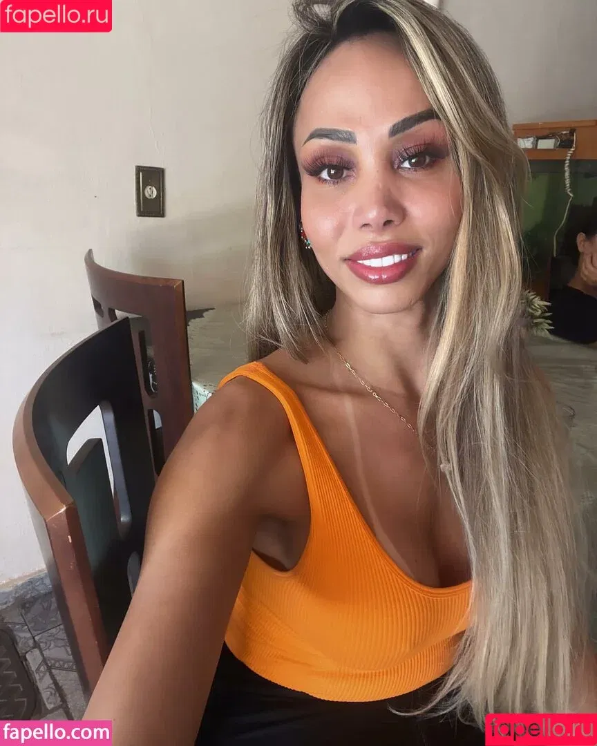 Agatha Ferraz / agathaferraz11 / agathaferraz2official / agathaferrazgyn Onlyfans Photo Gallery 