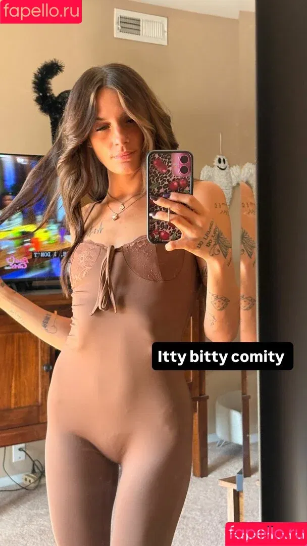 tinyteaserrtt / treena_berry_ Onlyfans Photo Gallery 