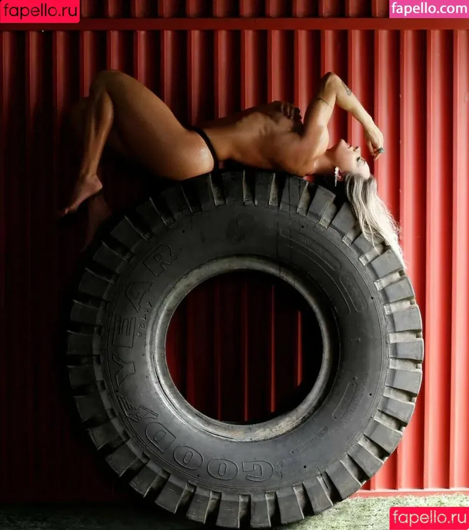 Juliana Salimeni / ex-panicat / jujusalimeni Onlyfans Photo Gallery 