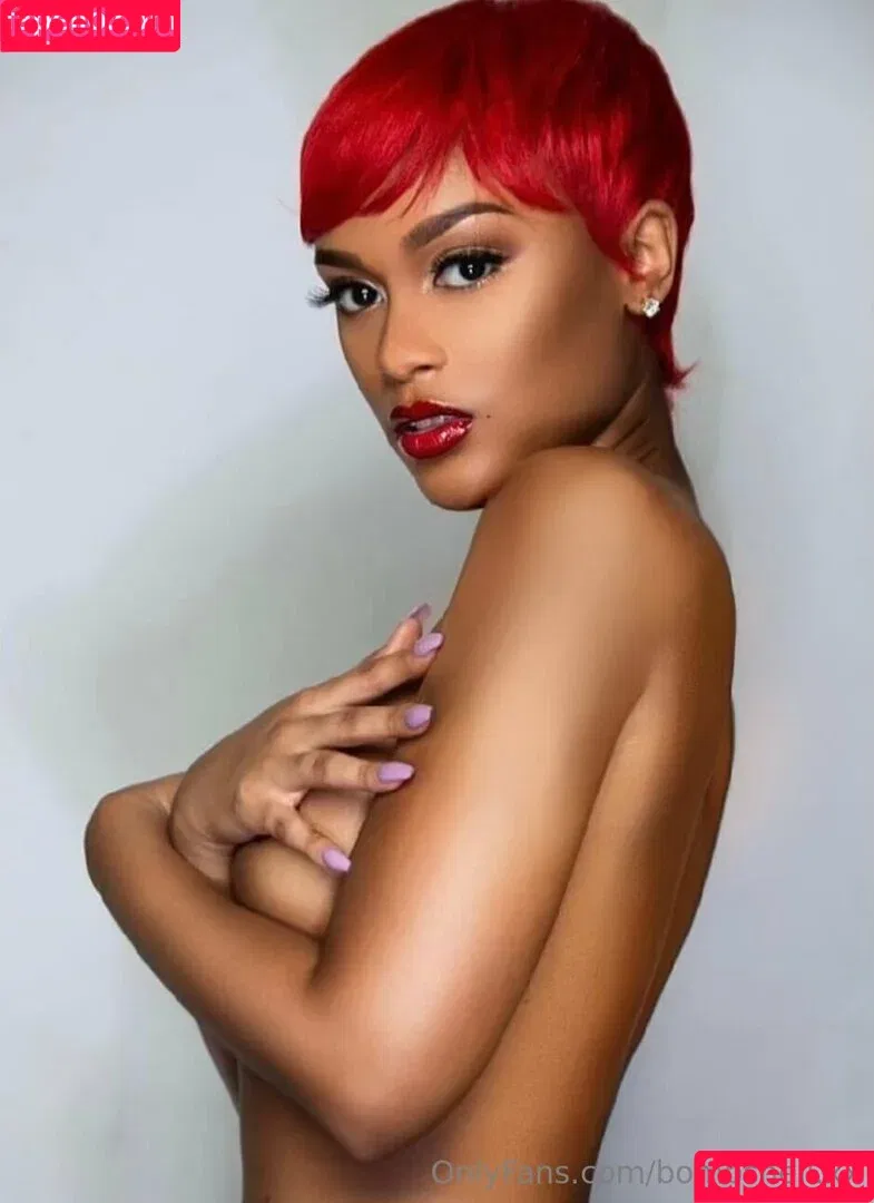 bombshell.xx / xx.bombshell Onlyfans Photo Gallery 