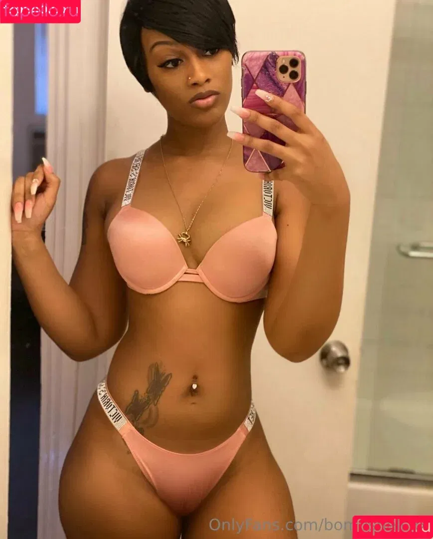 bombshell.xx / xx.bombshell Onlyfans Photo Gallery 