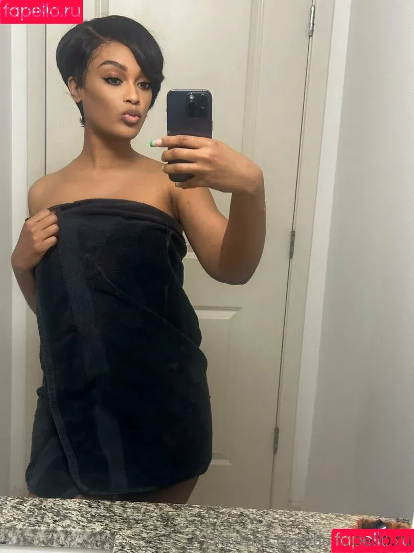 bombshell.xx / xx.bombshell Onlyfans Photo Gallery 