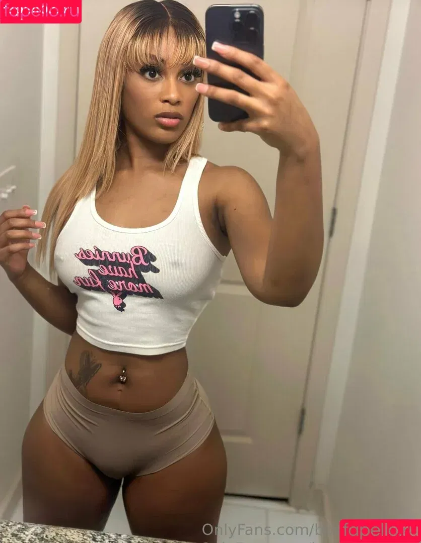 bombshell.xx / xx.bombshell Onlyfans Photo Gallery 