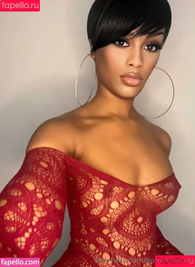 bombshell.xx / xx.bombshell Onlyfans Photo Gallery 