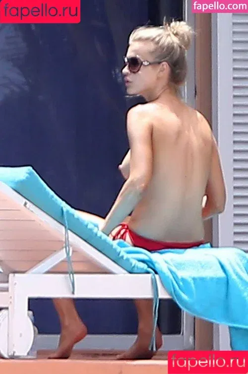 Joanna Krupa / joannakrupa Onlyfans Photo Gallery 