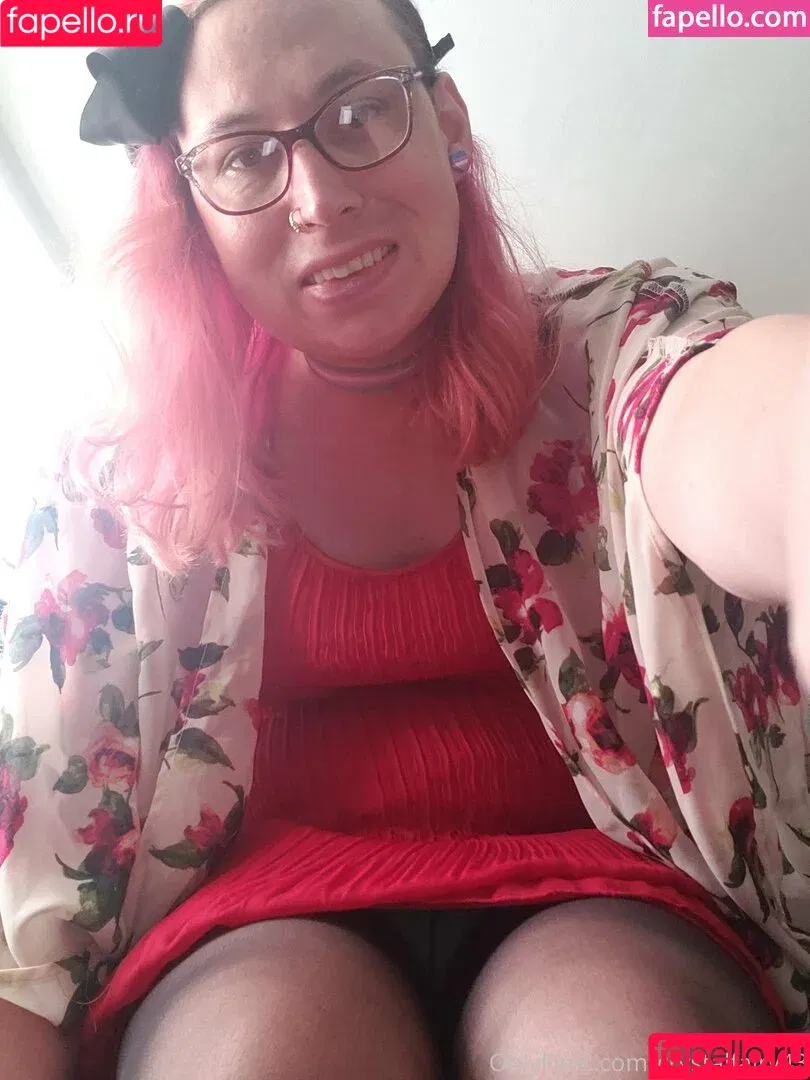 crystalfairy43 / fairlycrystal Onlyfans Photo Gallery 