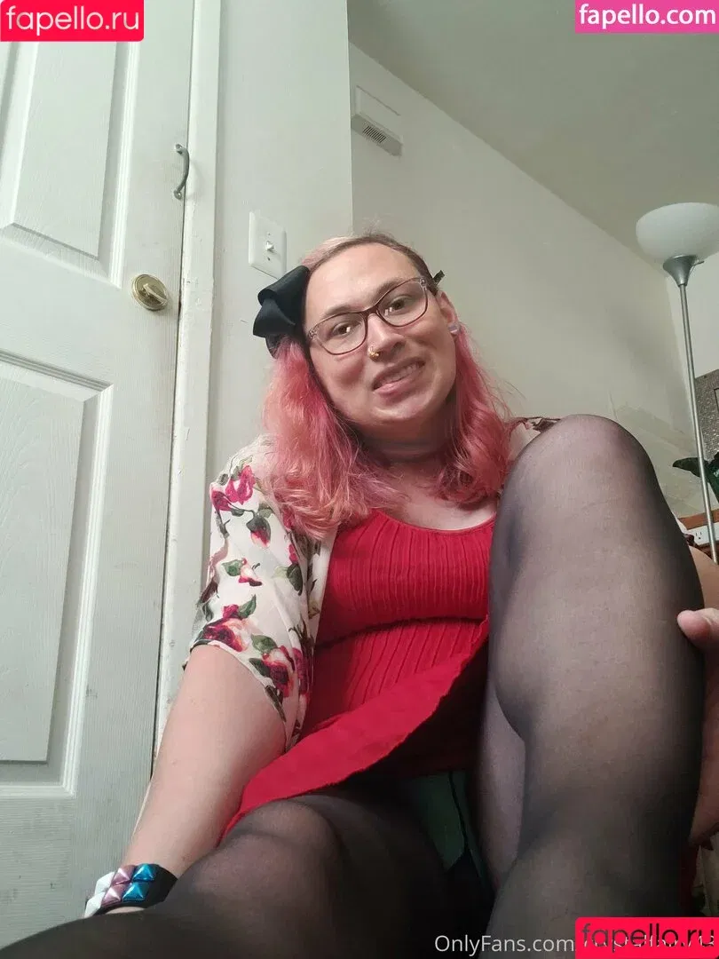 crystalfairy43 / fairlycrystal Onlyfans Photo Gallery 