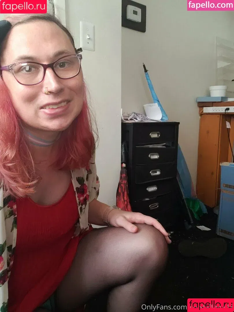 crystalfairy43 / fairlycrystal Onlyfans Photo Gallery 