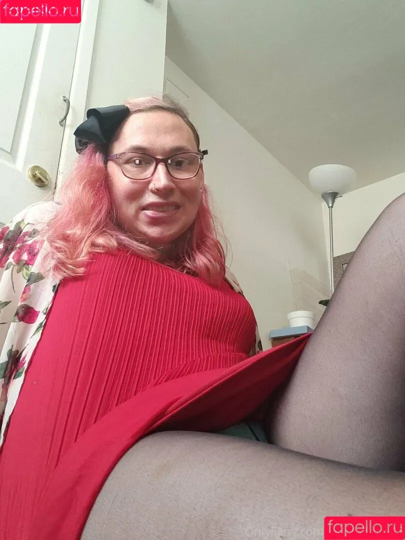 crystalfairy43 / fairlycrystal Onlyfans Photo Gallery 