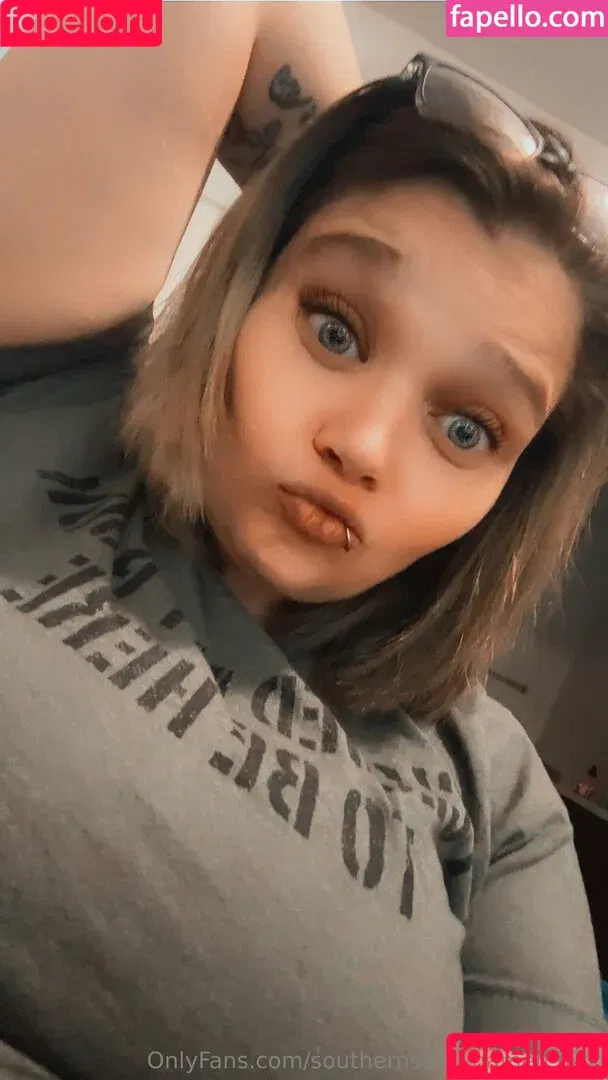 southernchick0009 / southernsassygamerchick Onlyfans Photo Gallery 