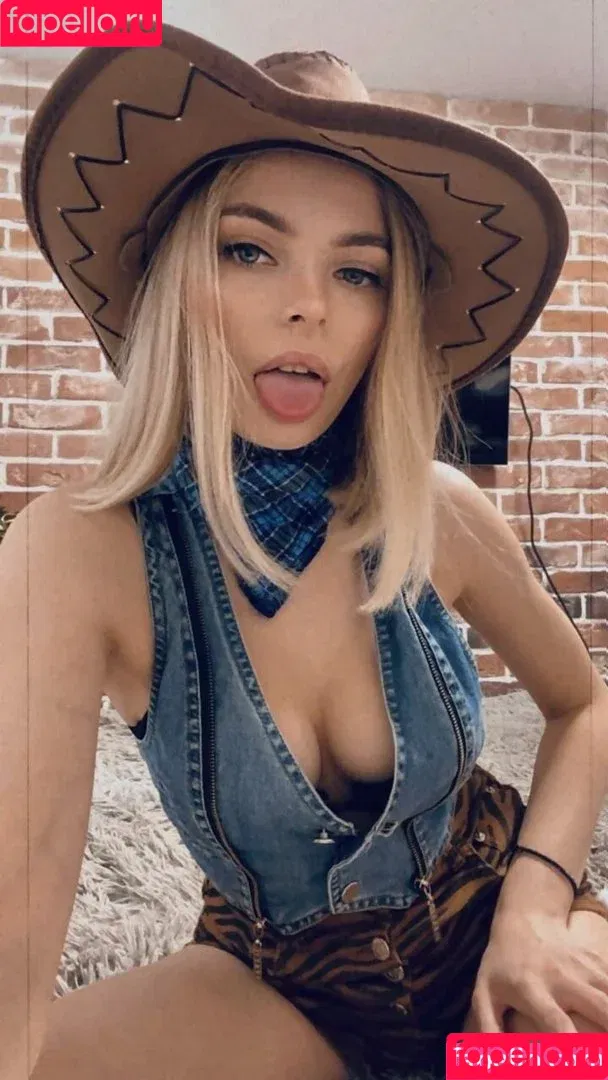 Busya18plus / busya18 Onlyfans Photo Gallery 