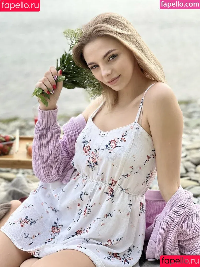 Busya18plus / busya18 Onlyfans Photo Gallery 