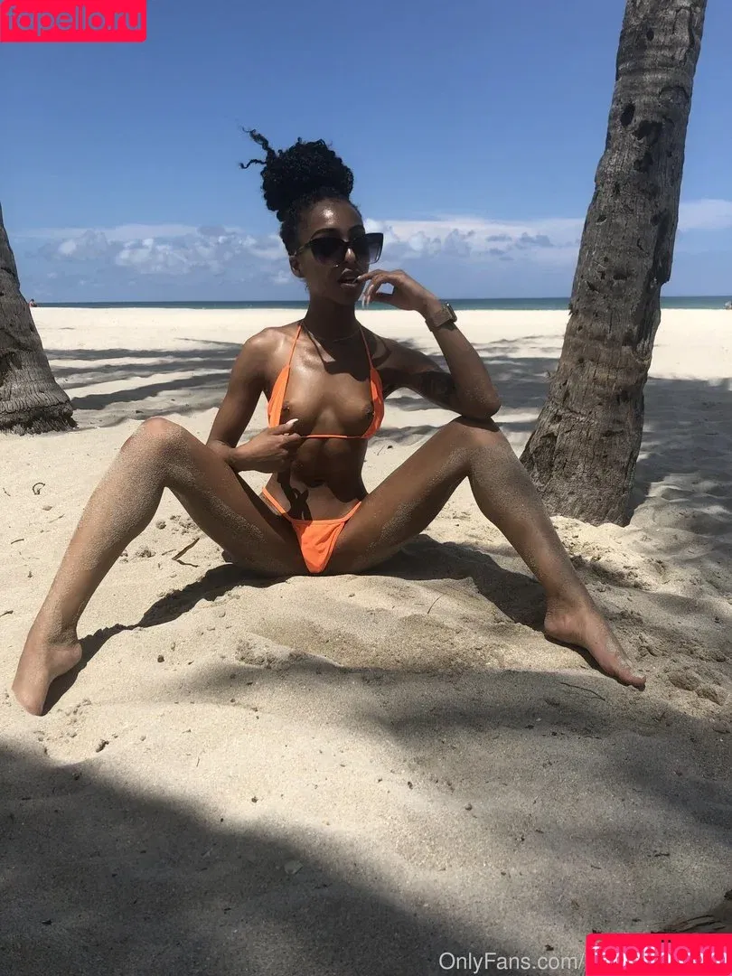 Briabackwoods / briabnbackwoods Onlyfans Photo Gallery 