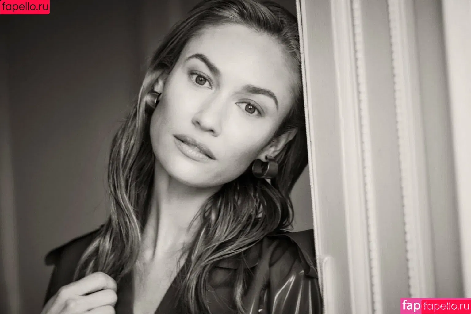 Olga Kurylenko / OlyaKurylenko / olgakurylenkoofficial / Ольга Куриленко Onlyfans Photo Gallery 