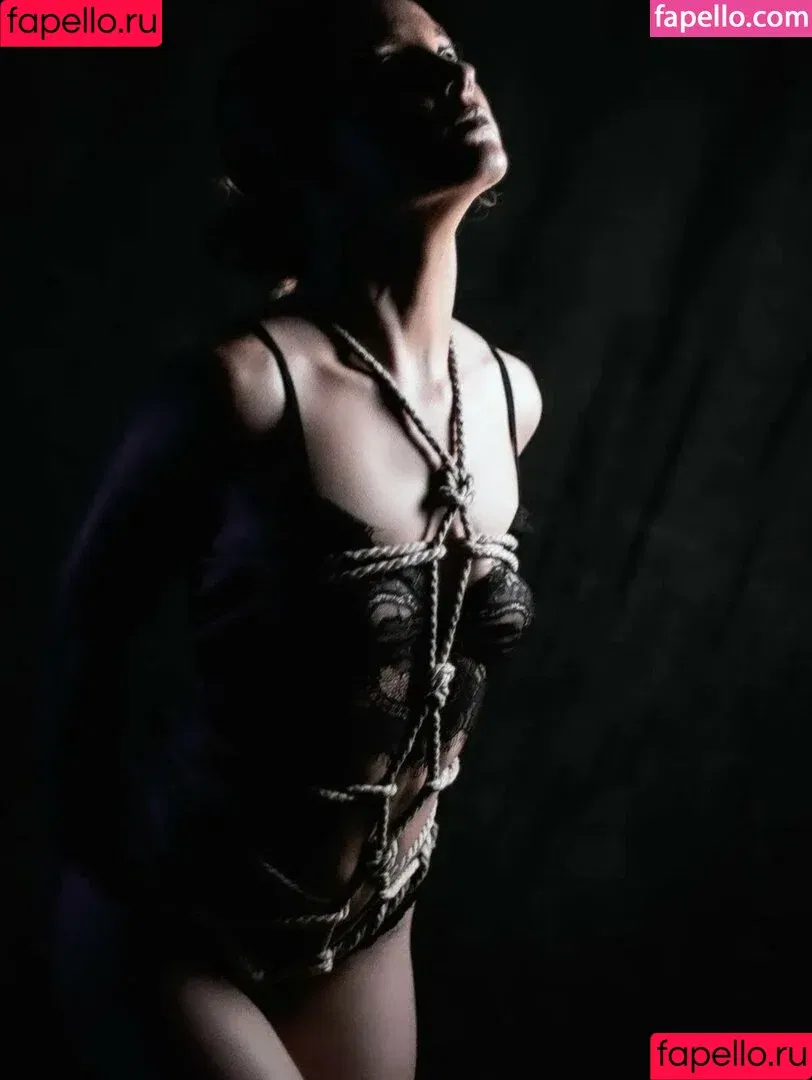 Nikki Van Deventer / nirva_nique / thenakidlady Onlyfans Photo Gallery 