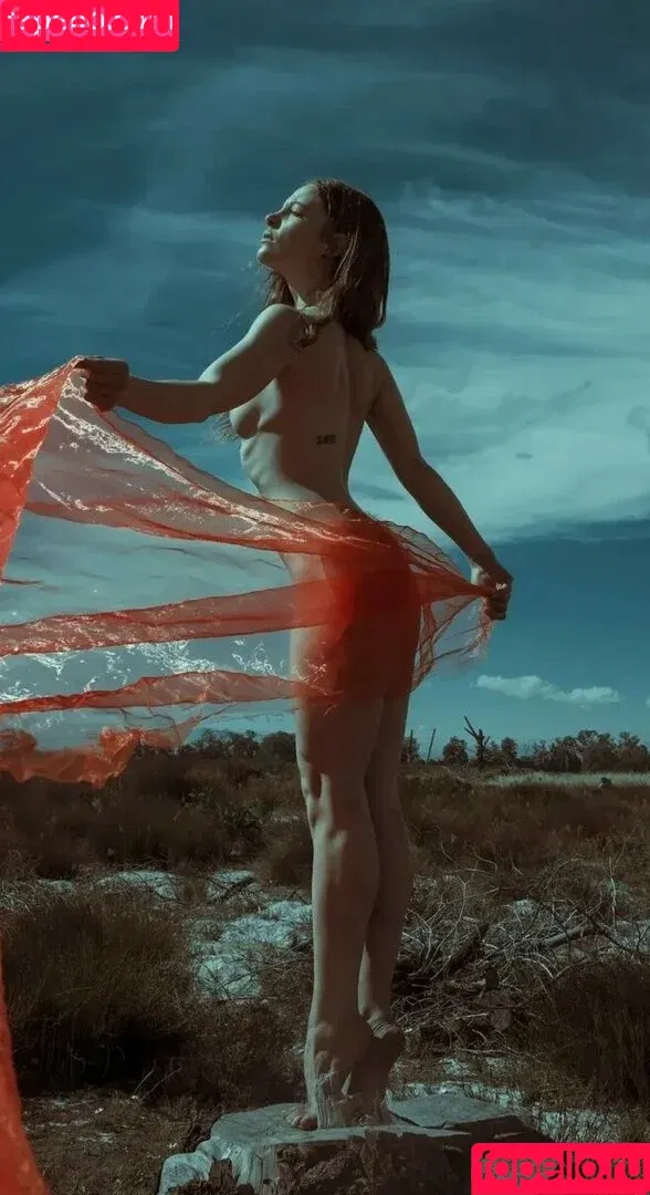 Nikki Van Deventer / nirva_nique / thenakidlady Onlyfans Photo Gallery 