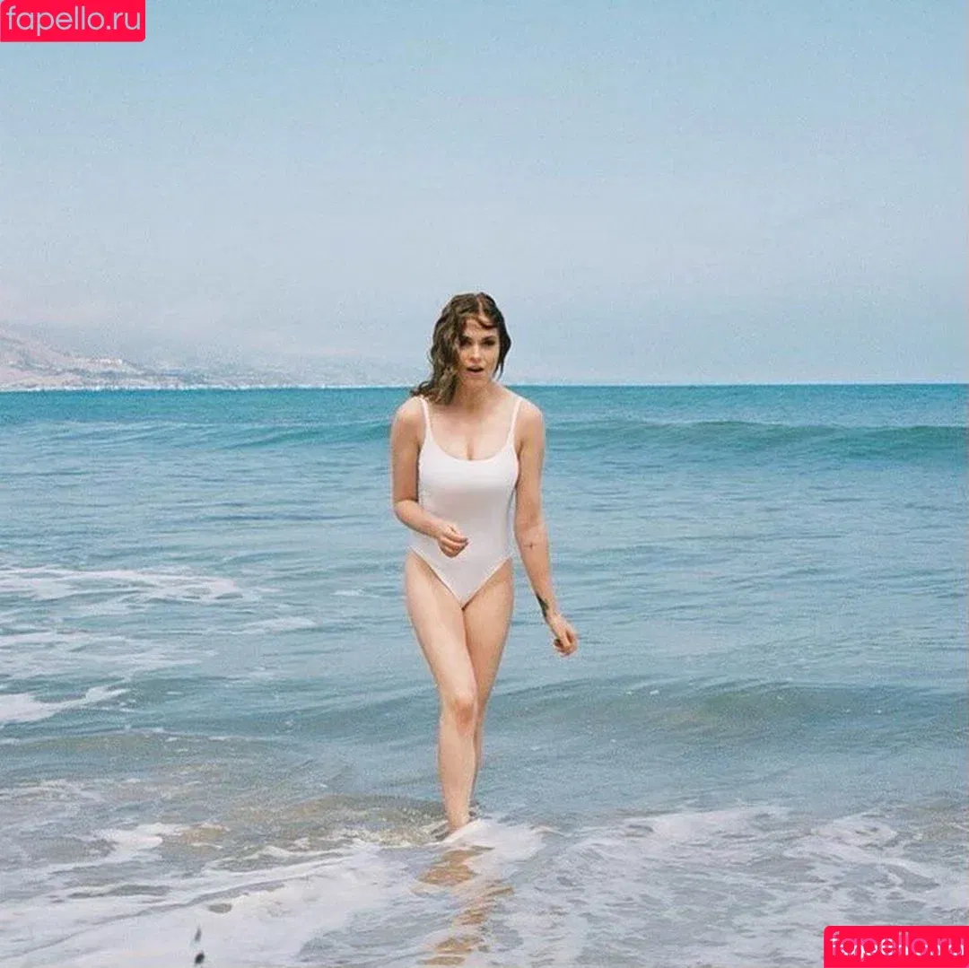 Eliza Taylor / elizajaneface Onlyfans Photo Gallery 