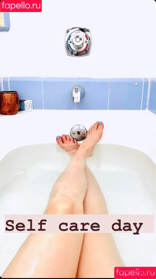 Eliza Taylor / elizajaneface Onlyfans Photo Gallery 