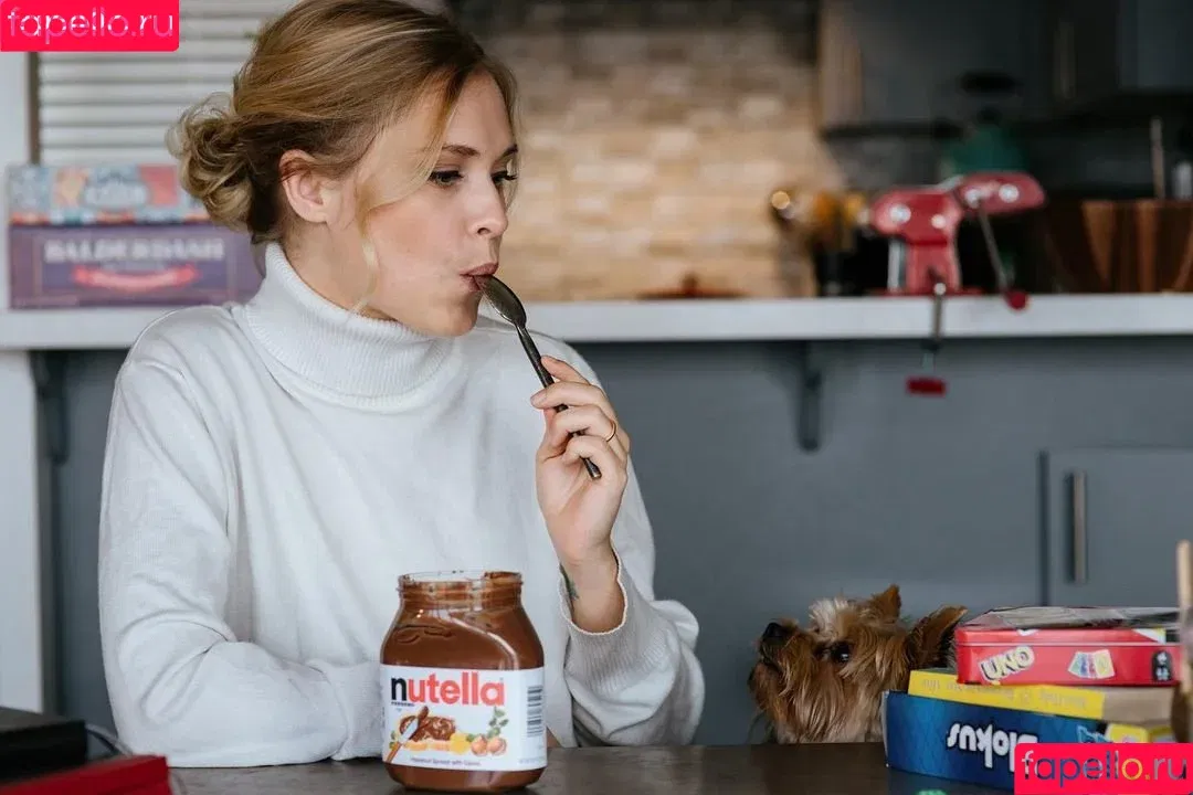 Eliza Taylor / elizajaneface Onlyfans Photo Gallery 