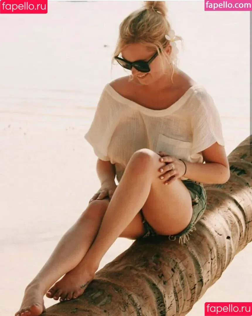 Eliza Taylor / elizajaneface Onlyfans Photo Gallery 